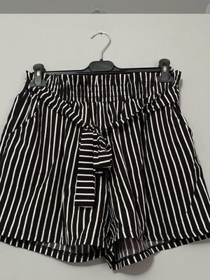 Striped bermuda shorts used, size L, XL