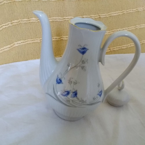 Porcelain teapot used with stamp
