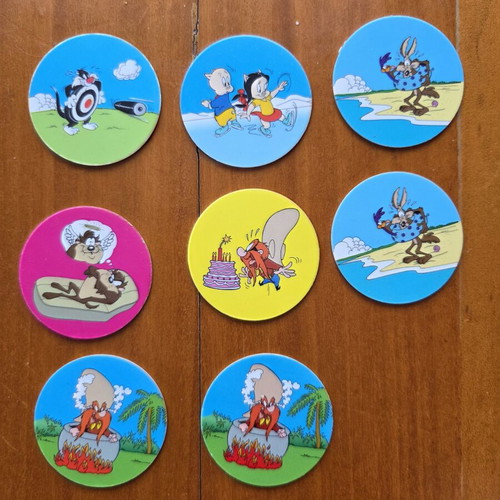 Looney Tunes Super Tasty Tops set of 8 used 1995