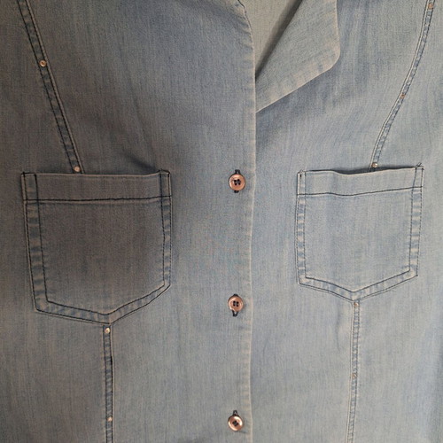 Sleeveless denim shirt like new, size Large, blue turquoise