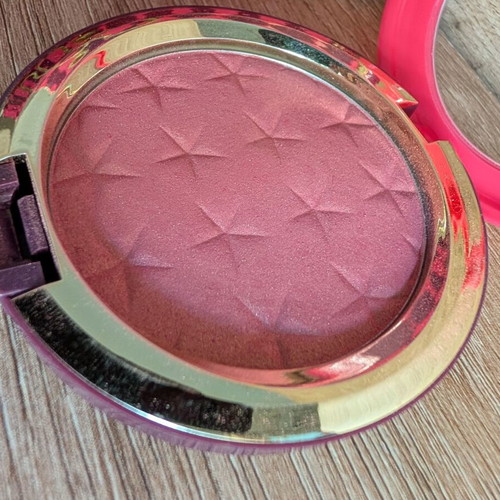 MAC Nutcracker Sweet Magic Dust Powder Sweet Vision like new with collectible pouch