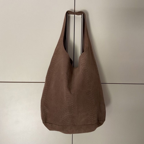 Leather shoulder bag beige like new, large size