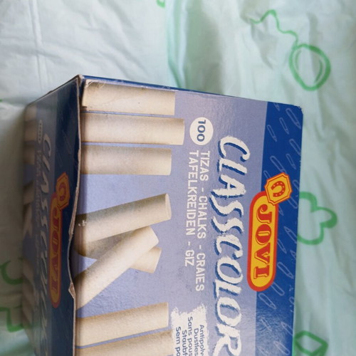 White chalks in box, new