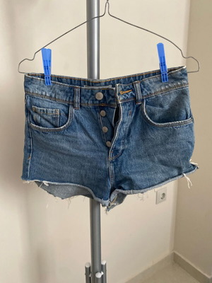 Zara button-fly frayed denim shorts XS used, blue