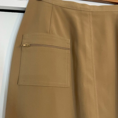 Midi skirt like new, beige, size M with pockets and zipper