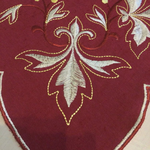 Set of 4 Christmas tablecloths and table runner semeni new