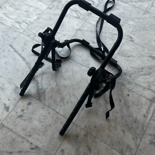 Car bike rack like new, holds 2 bicycles