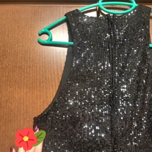 Αμάνικο μαύρο τοπ παγιέτα Zara medium καινούργιο