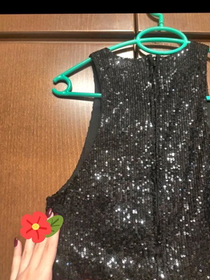 Αμάνικο μαύρο τοπ παγιέτα Zara medium καινούργιο