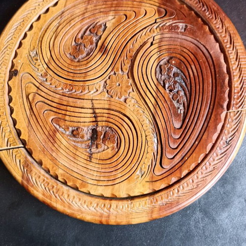 Large Handmade Carved Basket from Rosewood like new