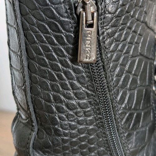 Pinko leather boots size 38 like new, black
