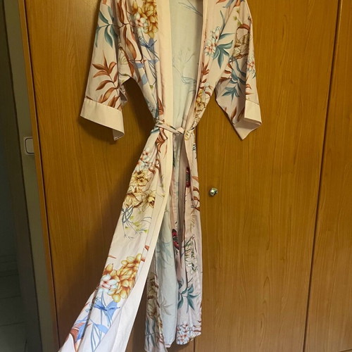Floral kimono like new, one size, pink multicolor