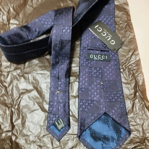 Gucci Silk tie new, purple