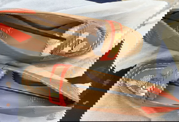 Τα χαρούμενα παπούτσια