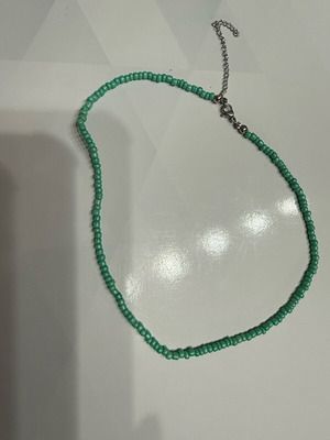 Necklace new with beautiful color
