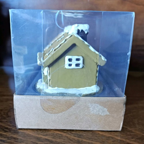 Trimar Christmas candles like new, gingerbread house design