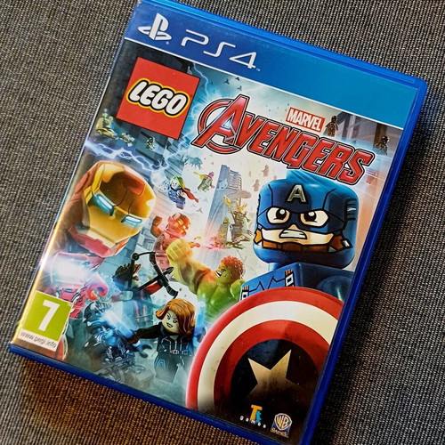 Lego Marvel Avengers PS4 used, complete and in excellent condition
