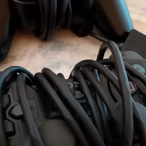 PlayStation controllers like new, pack of 2 with 8 MB memory card Sony