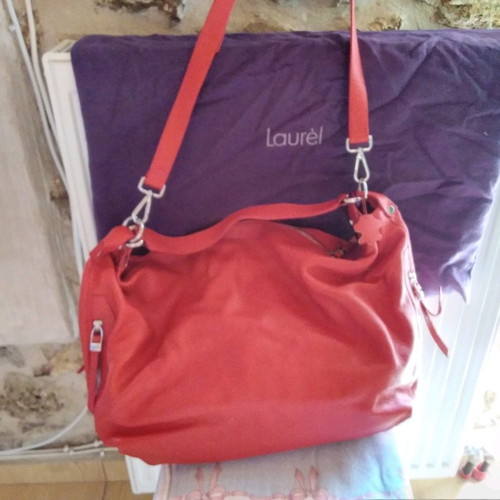 Laurel Escada red leather shoulder bag new