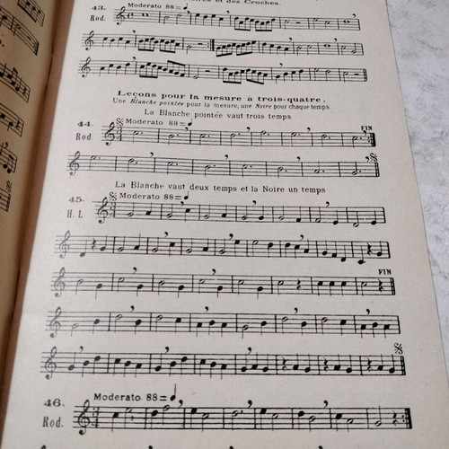 Des Solfèges music book
