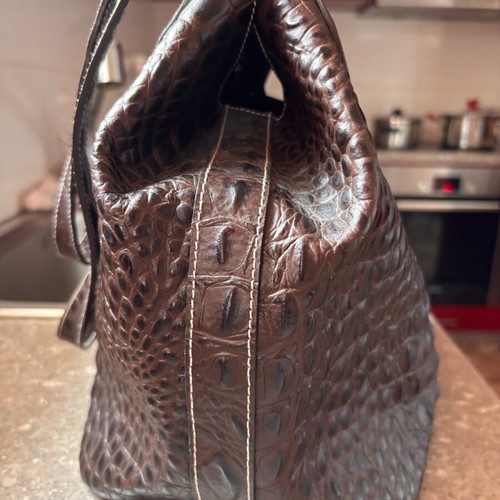 Leather shoulder bag like new, crocodile pattern brown