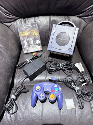 Nintendo GameCube μεταχειρισμένη με original χειριστήριο, memory card και παιχνίδι