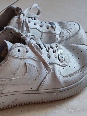 Nike Air Force 1 άσπρα μεταχειρισμένα νούμερο 37.5 σε μέτρια κατάσταση
