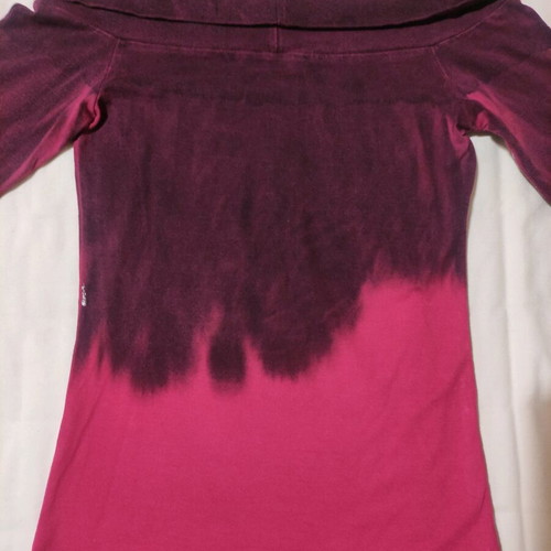 Lynne shoulders off blouse used, pink-purple with silver tribal, size S