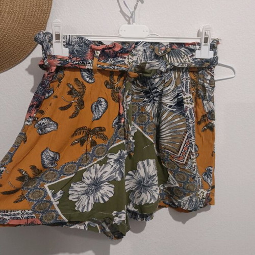 Stradivarius shorts like new, multicolor, size S