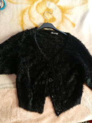 Fuzzy cardigan size M-L like new, black
