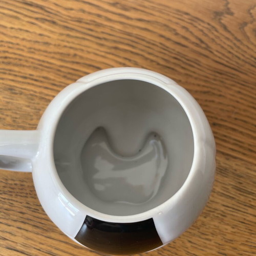 Vintage Manchester United mug shaped like a ball like new