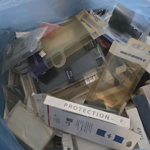 Mobile phone cases and screen protectors set