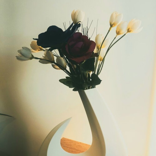 Luna Flame Sculpture decorative vase and flowerpot