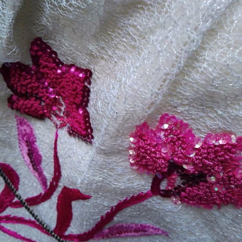 Large fabric bag vintage style with embroidery and chain new