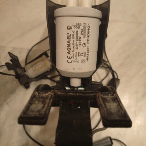 2 aquarium lamps