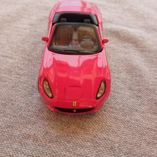 Ferrari California model car Bburago 1:43 scale like new