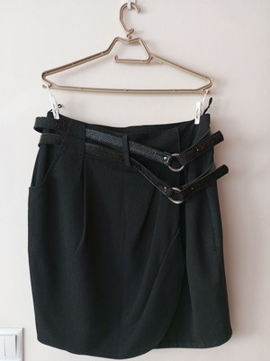 Gray skirt with double belt and tulip design with gift blouse like new