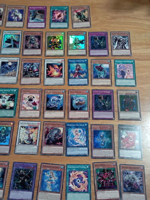 Yu-Gi-Oh cards like new, pack of 40
