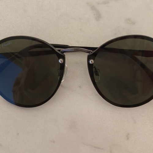 Sunglasses with round lenses like new, black and gray