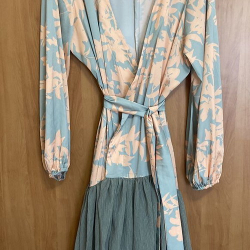Nidodileda wrap dress with belt like new, colorful, size L