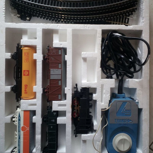 LIMA Railway Set like new, collectible with 2 engines and 8 meters track