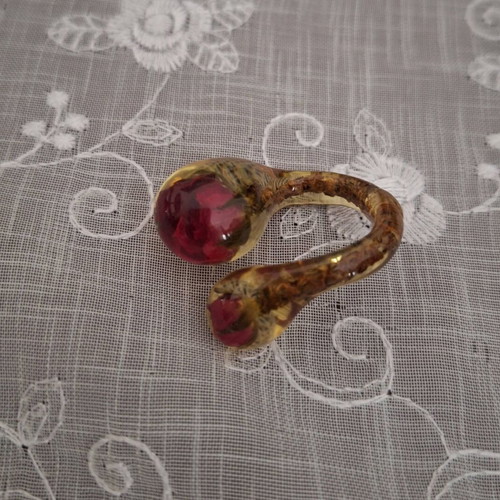 Handmade ring with natural red roses in resin, new