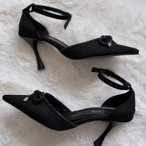 Heels with shiny bow like new, black, size 39