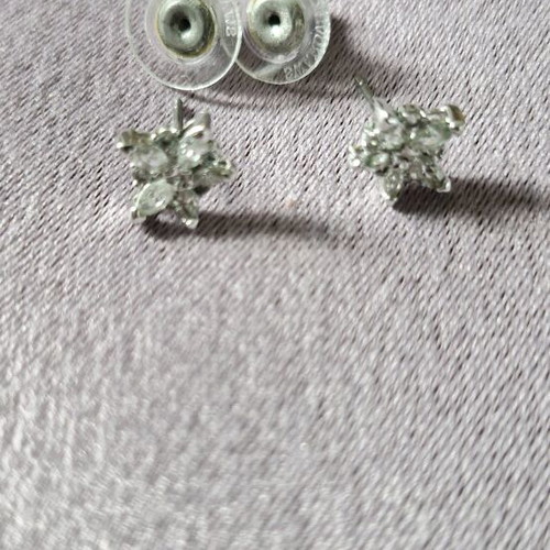 Swarovski star snowflake stud earrings like new, white