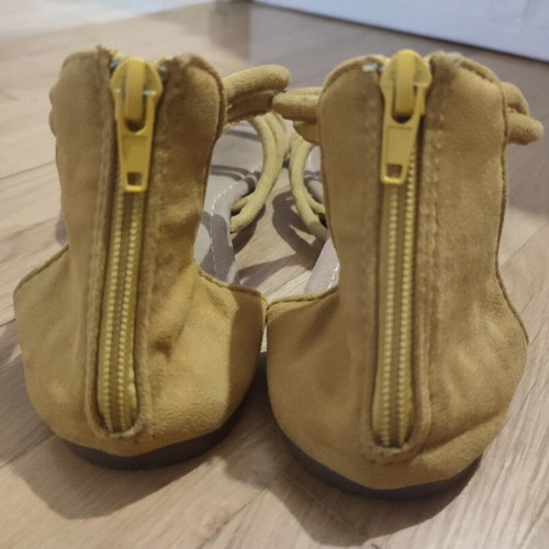 Bozikis flat sandals like new, mustard color, size 41