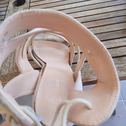 Beige high-heeled sandals like new, size 39