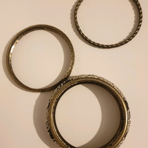 Metal bracelets set new, diameter 7-8cm, 3 pieces