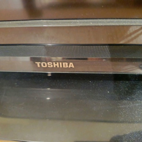 Toshiba 32 TV with remote control