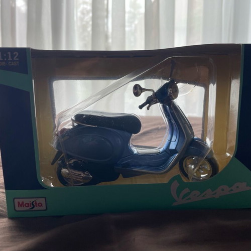 Vespa Primavera miniature new, scale 1:12