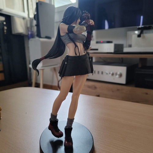 Final Fantasy VII figures used set with Cloud Strife, Tifa Lockhart, Sephiroth, Aerith